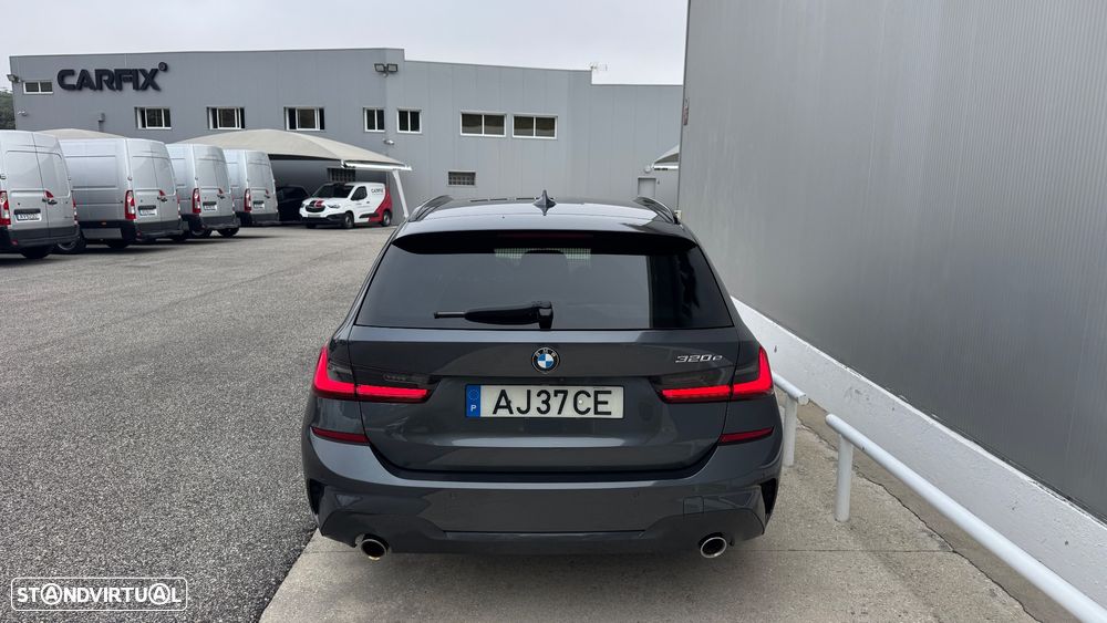 BMW 320 e Pack Desportivo M Auto - 14