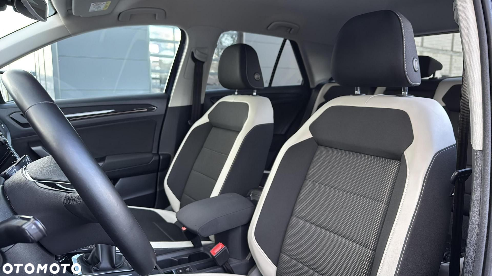 Volkswagen T-Roc 1.5 TSI ACT Premium - 13