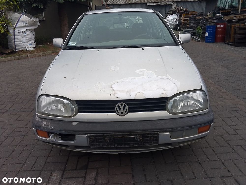 Volkswagen Golf III Przed Lift (91-95r.) 1.8 B 90KM. Silnik ABS,  ACC,  ADD,  ADZ  Skrzynia  CHB,  APW,  DFW,  4T,  CHC,  ATH,  CHD,  DFP,  AMC,  CHE,  CDJ   lakier  LB7Z,  X1. Cały na części. GWARANCJA !!! Przód Tył Zestaw Komplet Drzwi Klapa Zderzak Błotnik Maska Grill Atrapa Szyba Pas Lampa Lusterko Boczki Fotel Kanapa Kokpit Deska Rozdzielcza Przełącznik Włącznik Sterownik Przewody Wiązka Instalacja Moduł Komputer Czujnik Listwa Pompa Alternator Wtryski Głowica Rozrusznik Kompresor Sprzęgło Dwumas Silnik Skrzynia ABS Klimatyzacji Paliwa Wspomagania Kolektor Turbina Przepustnica Zawór Chłodnica Koło Hak Belka Sanki Zawieszenie Mcpherson Półoś Amortyzator Wydech Tłumik Zacisk Most