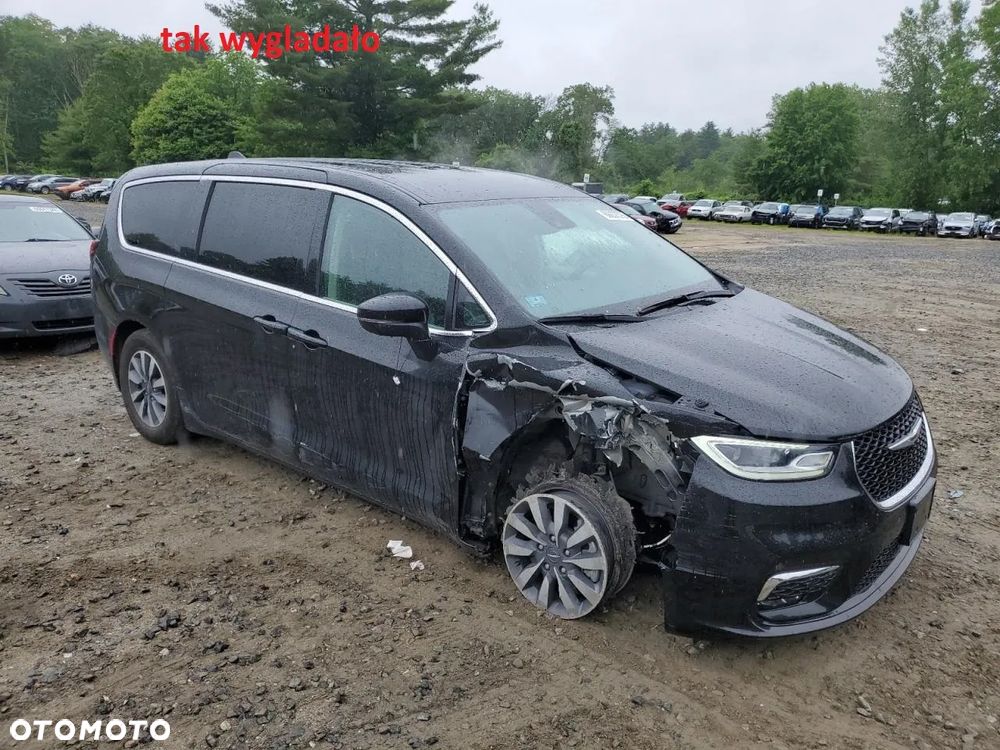 Chrysler Pacifica - 34