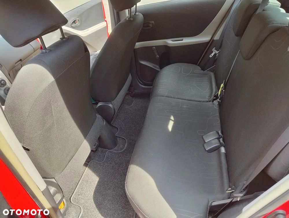 Toyota Yaris 1.0 Terra EU5 - 8
