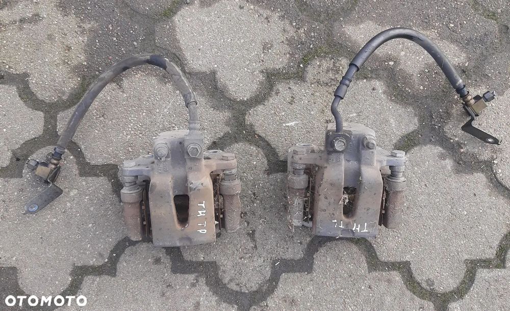 Thema II zacisk hamulcowy tylny tył komplet Chrysler 300C II Lancia - 1