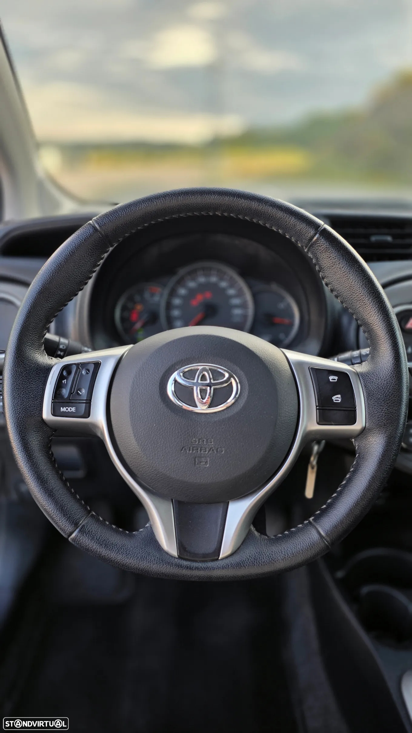 Toyota Yaris 1.4 D-4D Comfort+Navi - 9