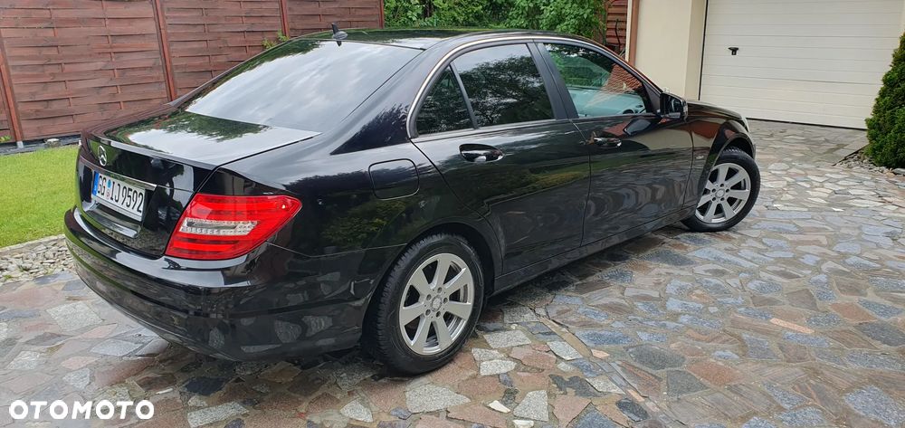Mercedes-Benz Klasa C 180 BlueEFFICIENCY Elegance - 11