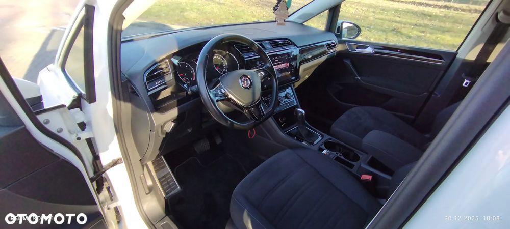 Volkswagen Touran 2.0 TDI SCR DSG Highline - 9