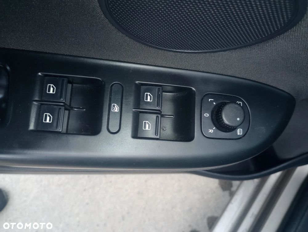 Volkswagen Golf Plus - 12