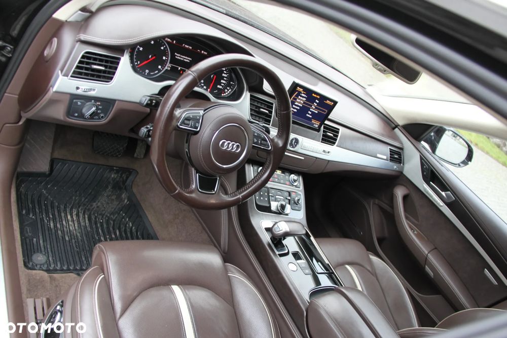 Audi A8 - 7
