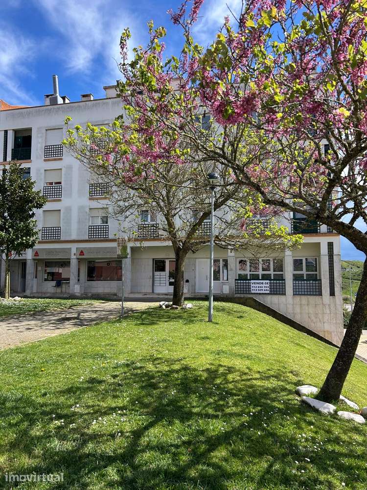 T3 com 2 casas de banho, segurança e bom acesso - Grande imagem: 2/17