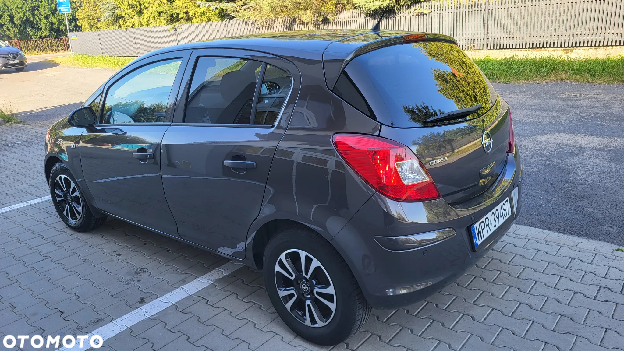 Opel Corsa 1.2 16V Enjoy - 4