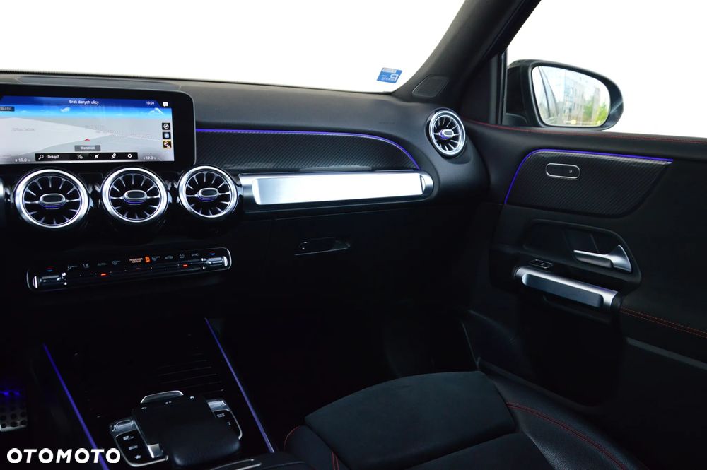 Mercedes-Benz GLB 250 4-Matic AMG Line 8G-DCT - 21