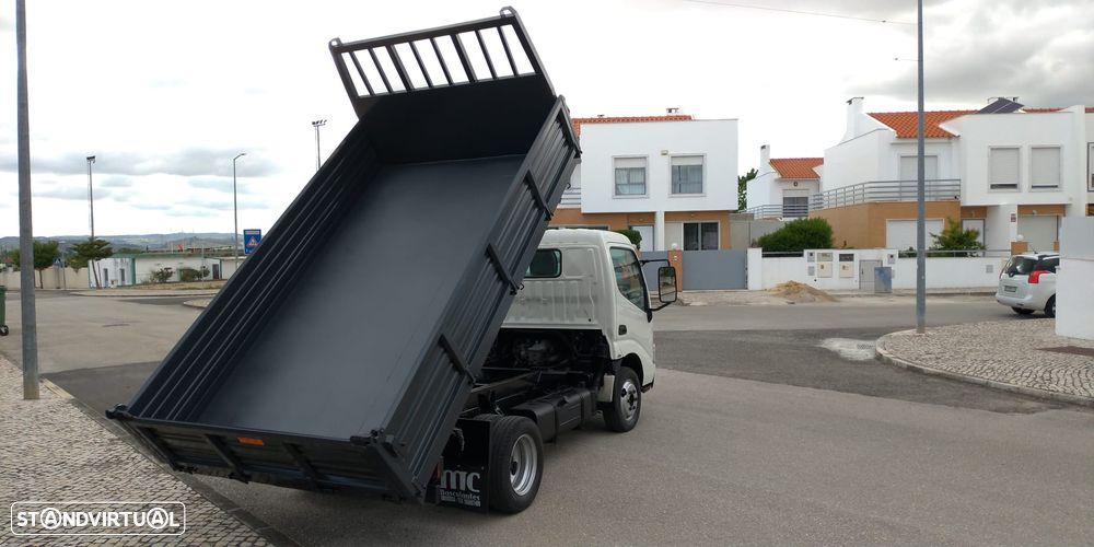 Toyota Dyna 35.25 basculante - 8