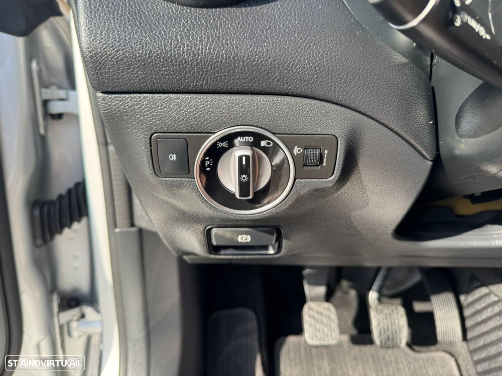 Mercedes-Benz CLA 180 d Shooting Brake - 20