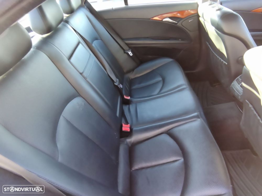 Mercedes-Benz E 200 - 19
