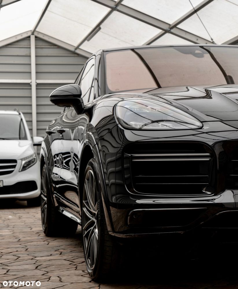 Porsche Cayenne Turbo - 11