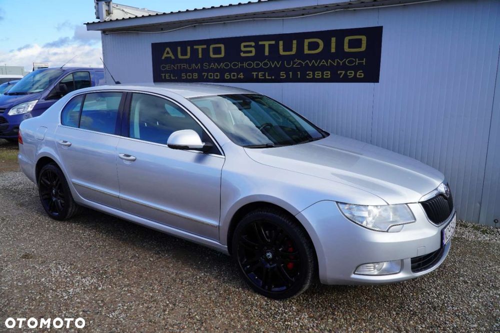 Skoda Superb 2.0 TDI DSG Exclusive - 32