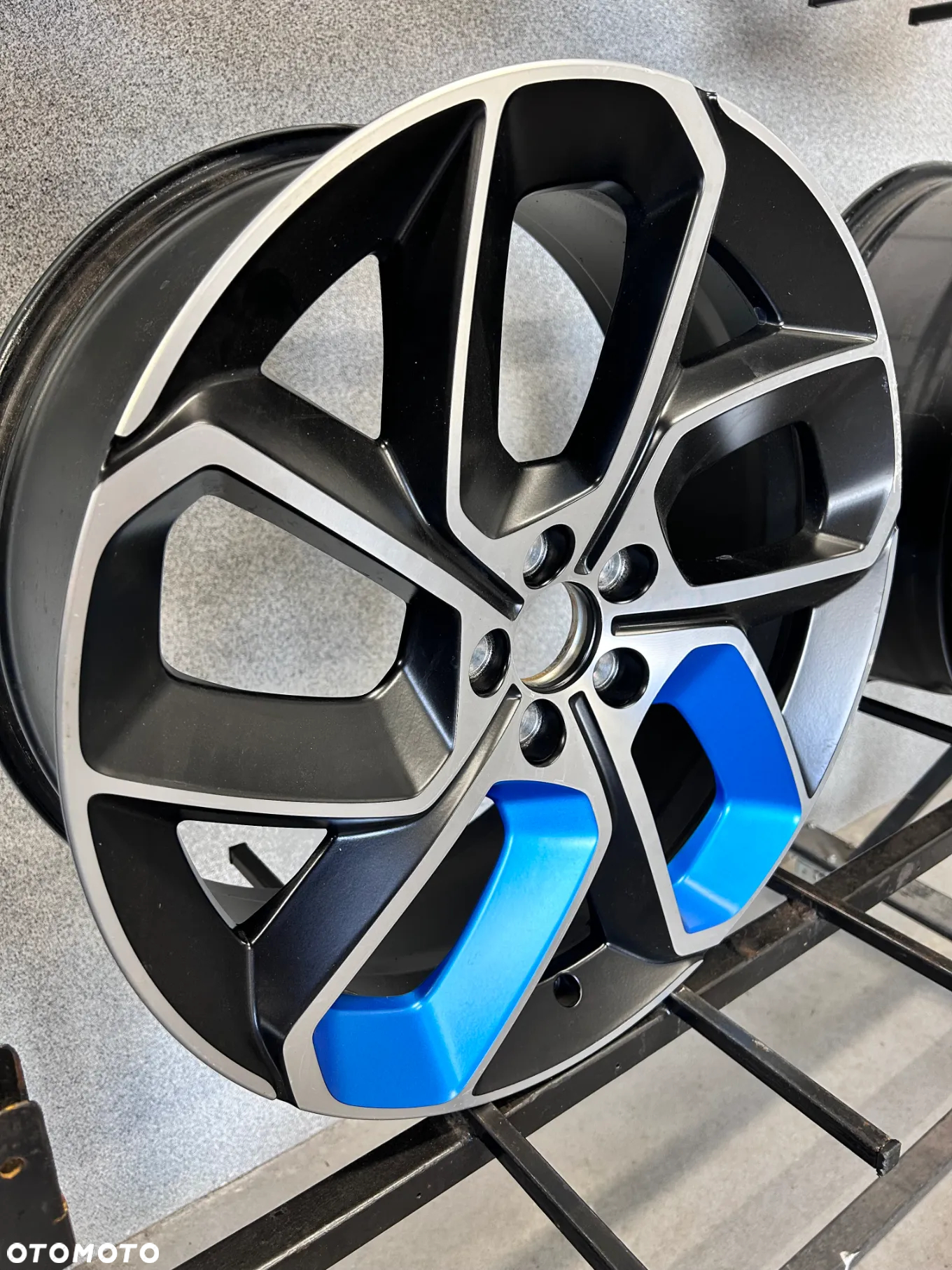 4 FELGI ALU. FORD KUGA, VOLVO XC60,XC90, LYNC & CO  20'' 8.0J  ET52 - 9