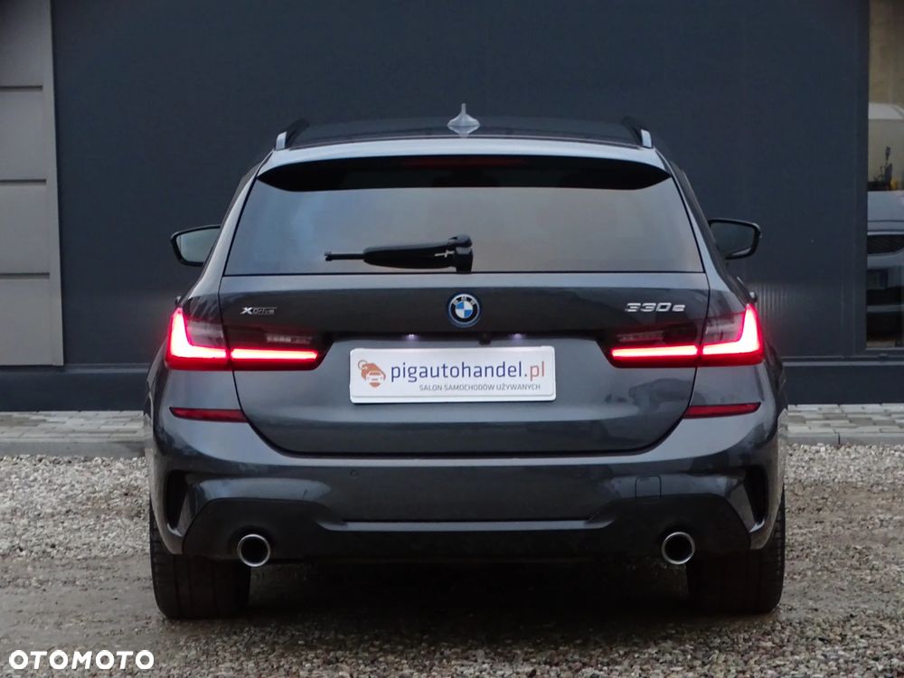 BMW Seria 3 330e xDrive M Sport - 4