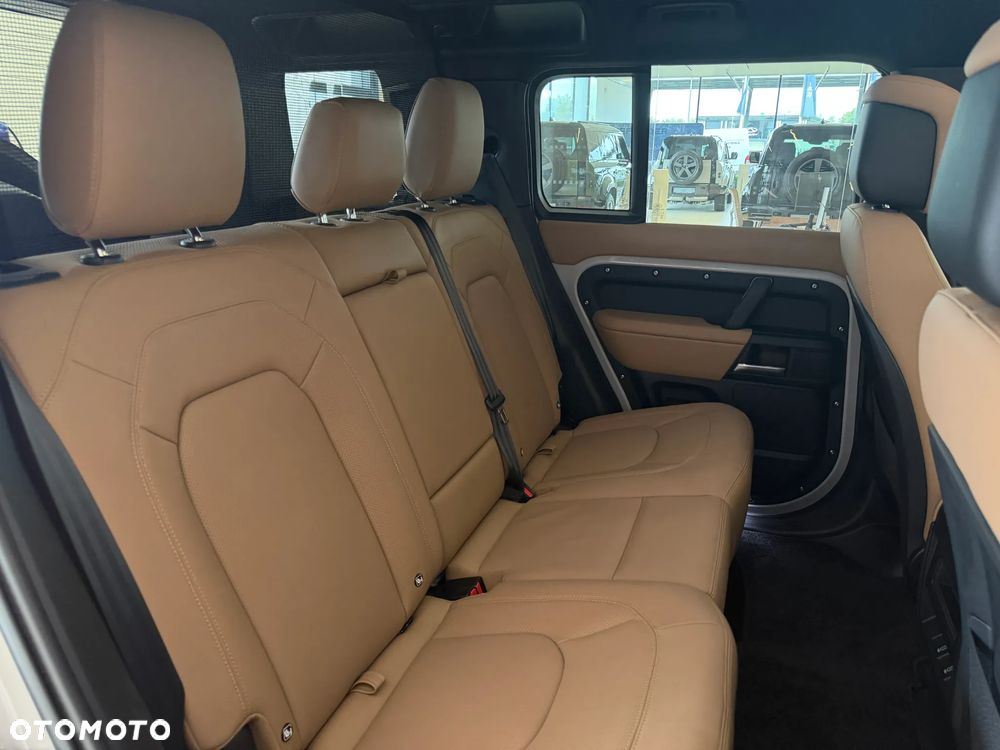 Land Rover Defender 3.0 D350 mHEV X-Dynamic HSE - 18