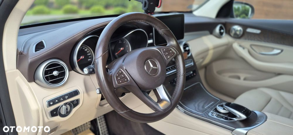 Mercedes-Benz GLC - 12
