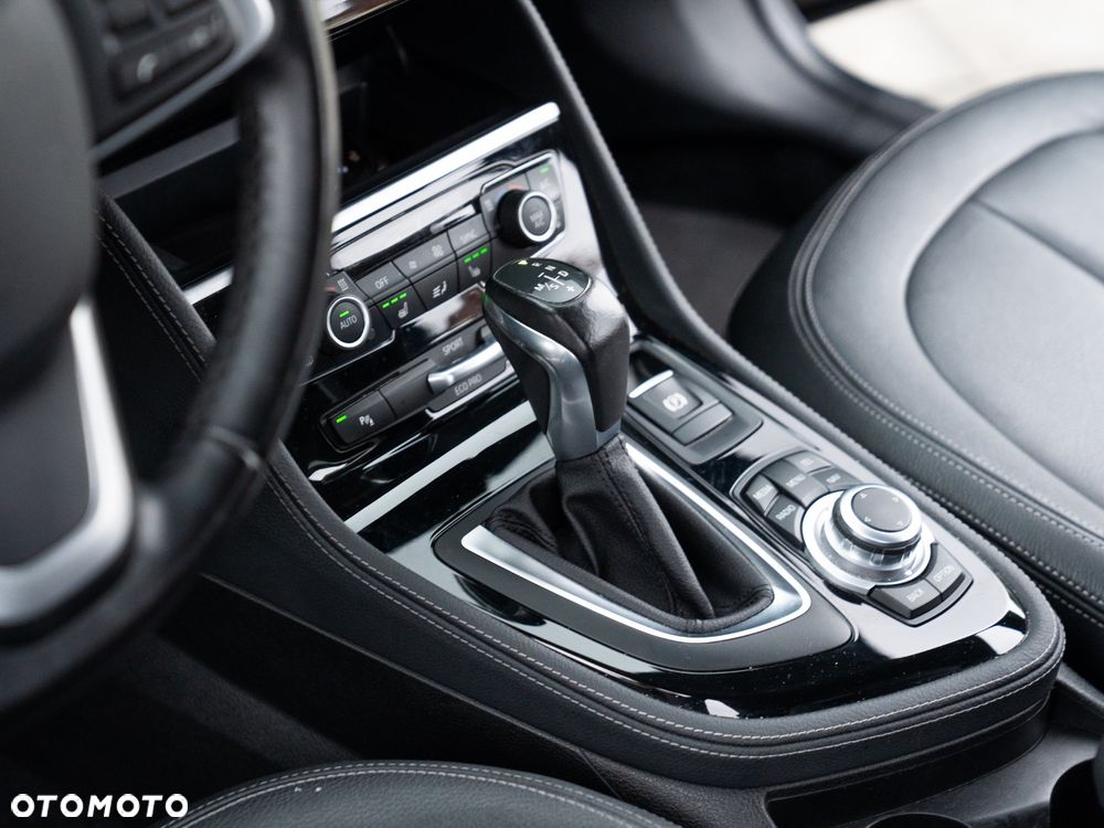 BMW Seria 2 218d Sport-Aut Luxury Line - 28