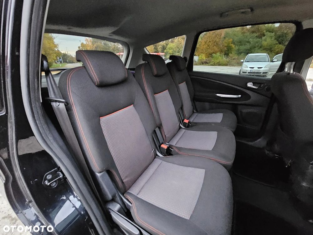 Ford S-Max 2.0 TDCi DPF Titanium - 25