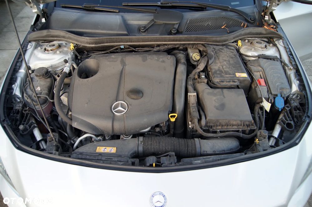 Mercedes-Benz CLA 200 CDI Urban - 28