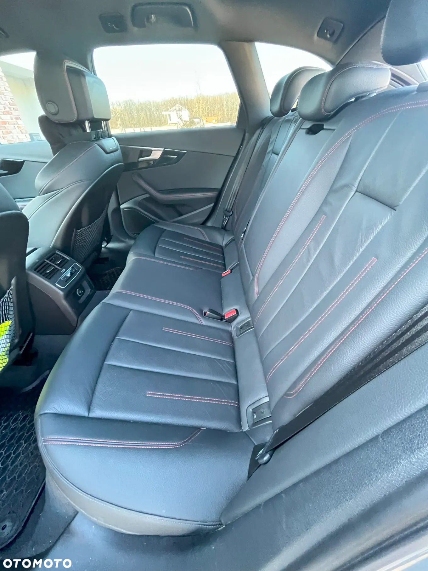 Audi A4 Avant 40 TFSI S tronic - 13