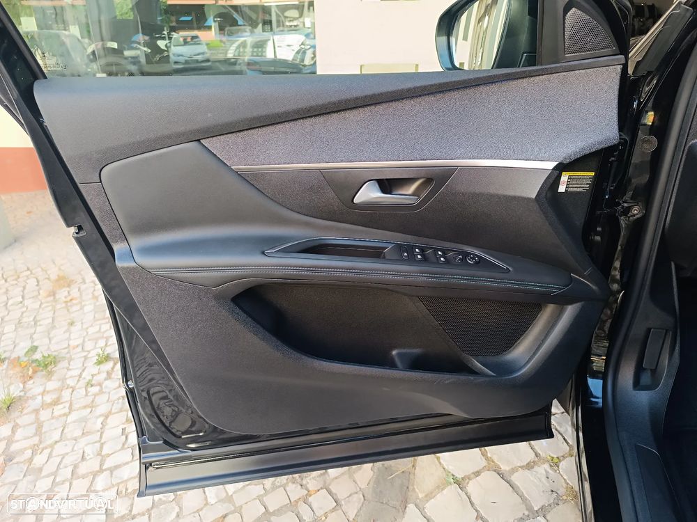 Peugeot 3008 1.6 Hybrid4 Allure Pack e-EAT8 - 13