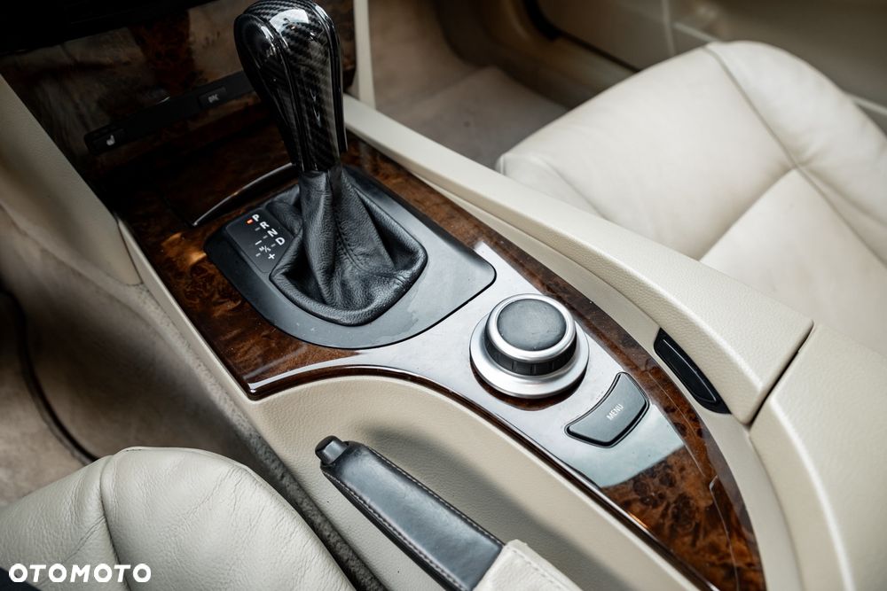 BMW Seria 5 530i - 34