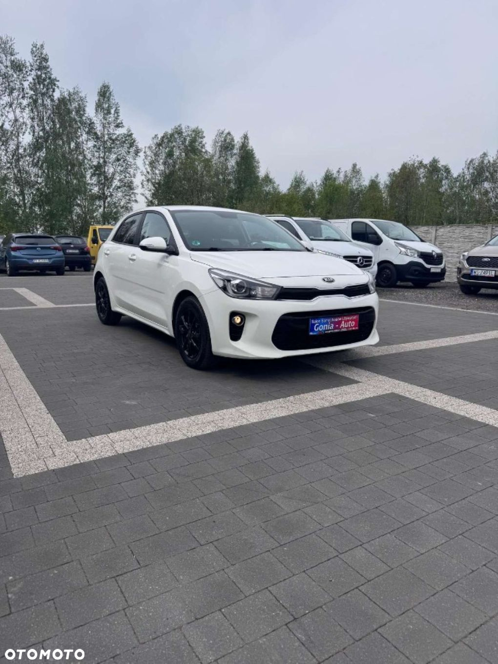 Kia Rio - 10