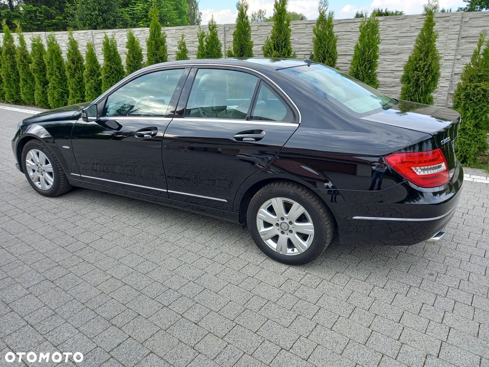 Mercedes-Benz Klasa C 200 CGI BlueEFFICIENCY Avantgarde - 7
