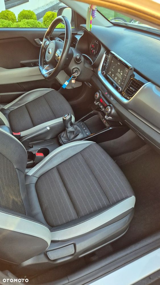 Kia Stonic 1.6 CRDi SCR L - 11