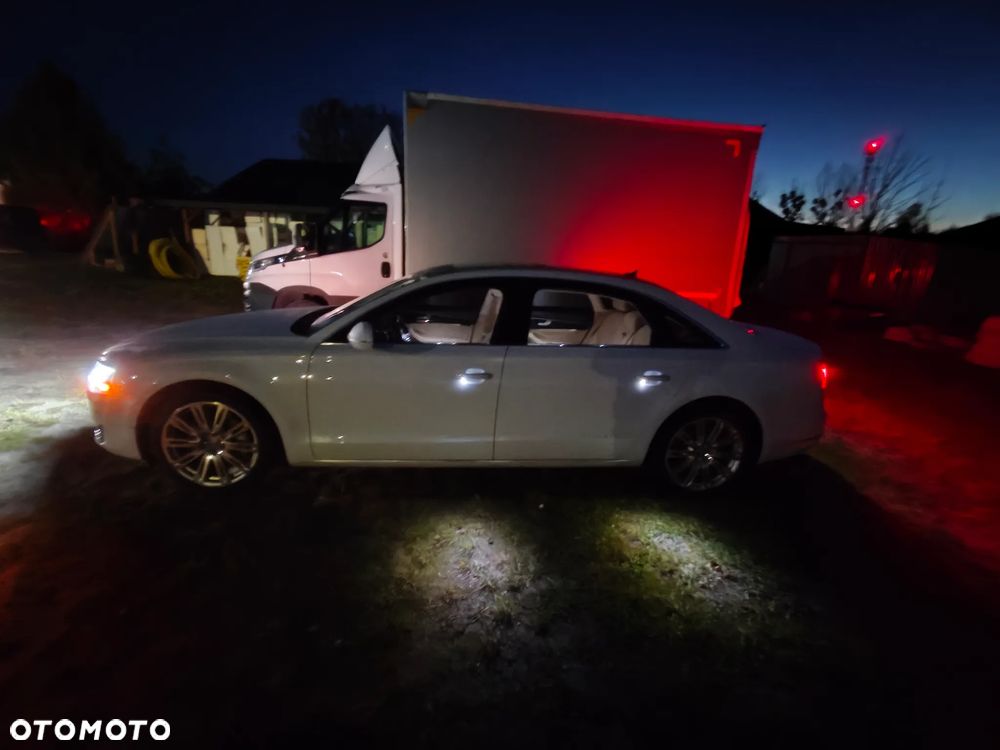 Audi A8 - 1