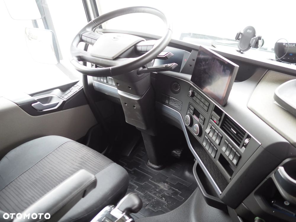 Volvo FH 500 6x2 + HENRO - 12