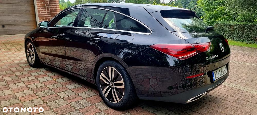 Mercedes-Benz CLA 220 d Progressive 8G-DCT - 4