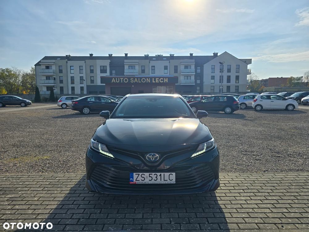 Toyota Camry 2019 photo 2