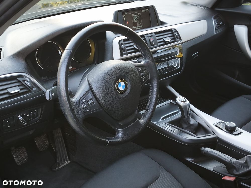 BMW Seria 1 118i Sport Line - 31