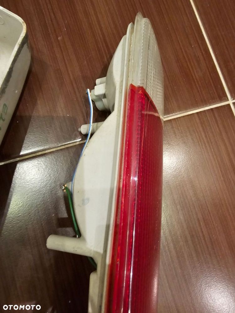 LAMPA PRAWY TYŁ BEZ PĘKNIĘĆ BMW 3 E21 - 15