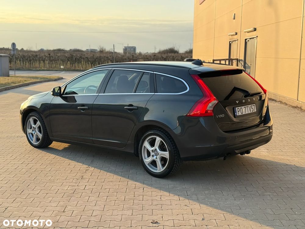 Volvo V60 D3 Geartronic Momentum - 6