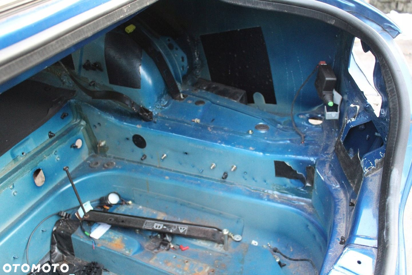 Tył karoserii ćwiartka błotnik pas tylny Jaguar XKR XK8 XK X100 1998r - 15