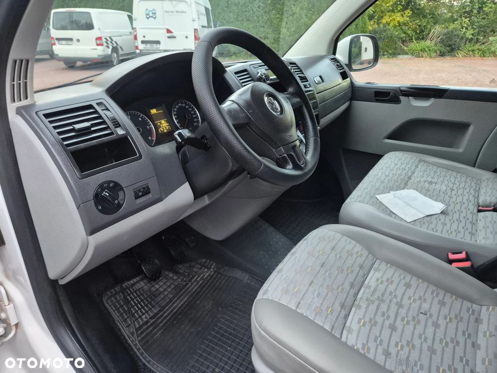 Volkswagen T5 - 22