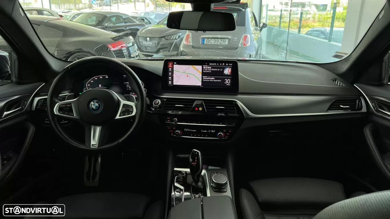 BMW 530 e Pack Desportivo M - 17