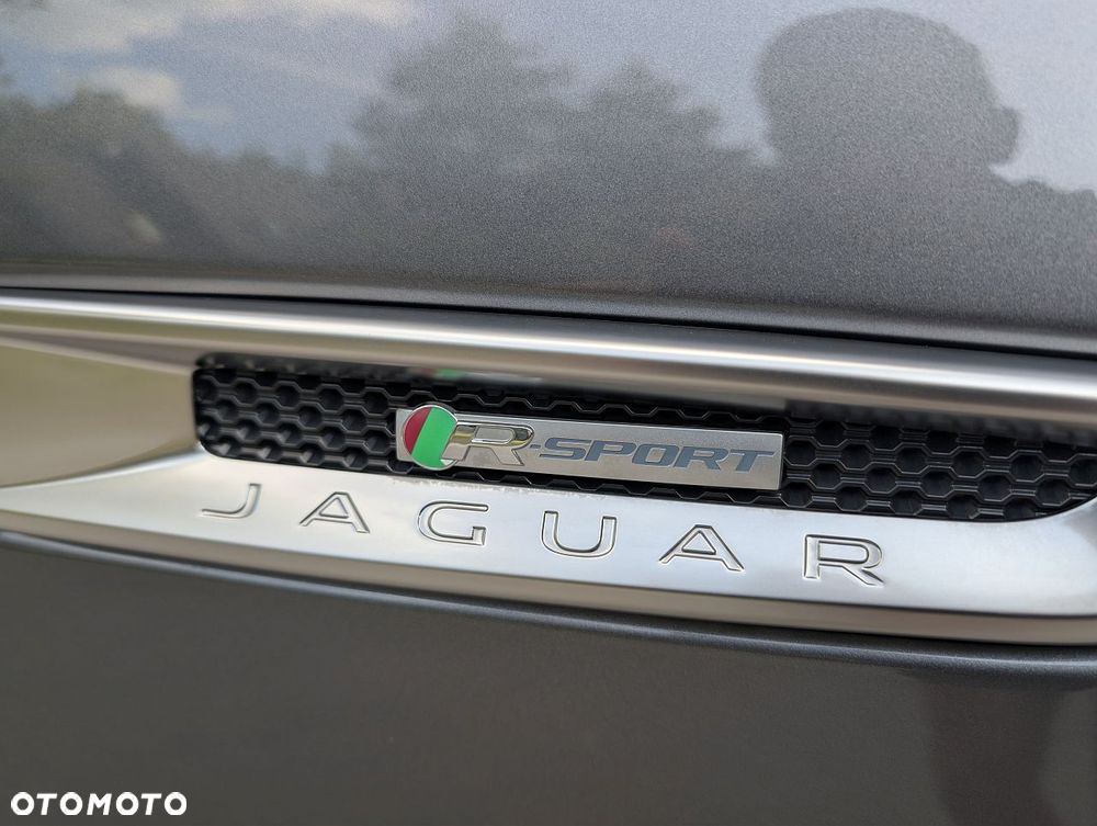 Jaguar F-Pace 20d AWD R-Sport - 9