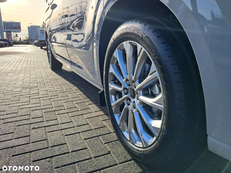 Ford Tourneo Custom - 13