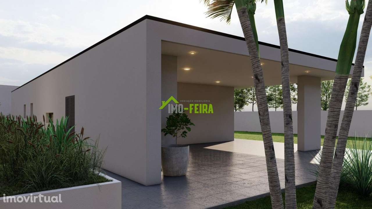 Moradia em construção, Vila de Cucujães - Grande imagem: 2/27