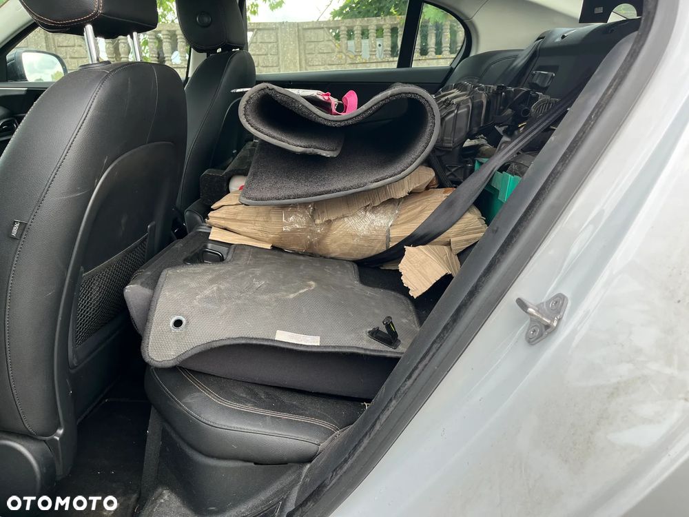 Jaguar XE 2.0 T R-Sport - 26