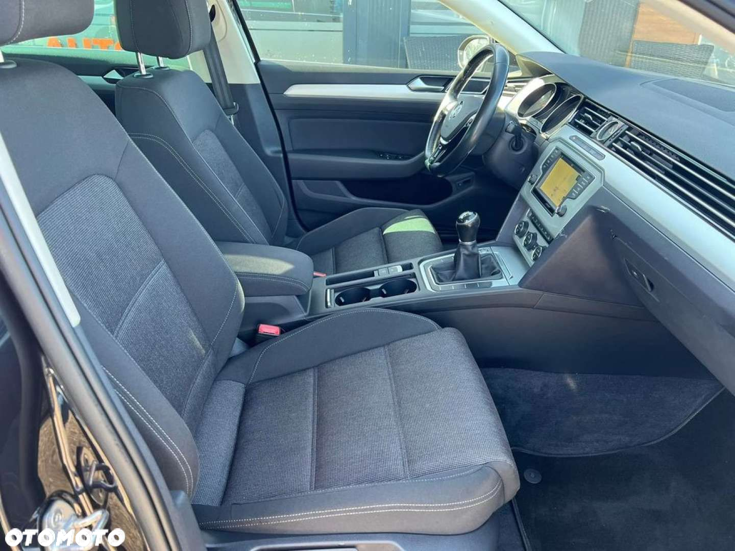 Volkswagen Passat - 11