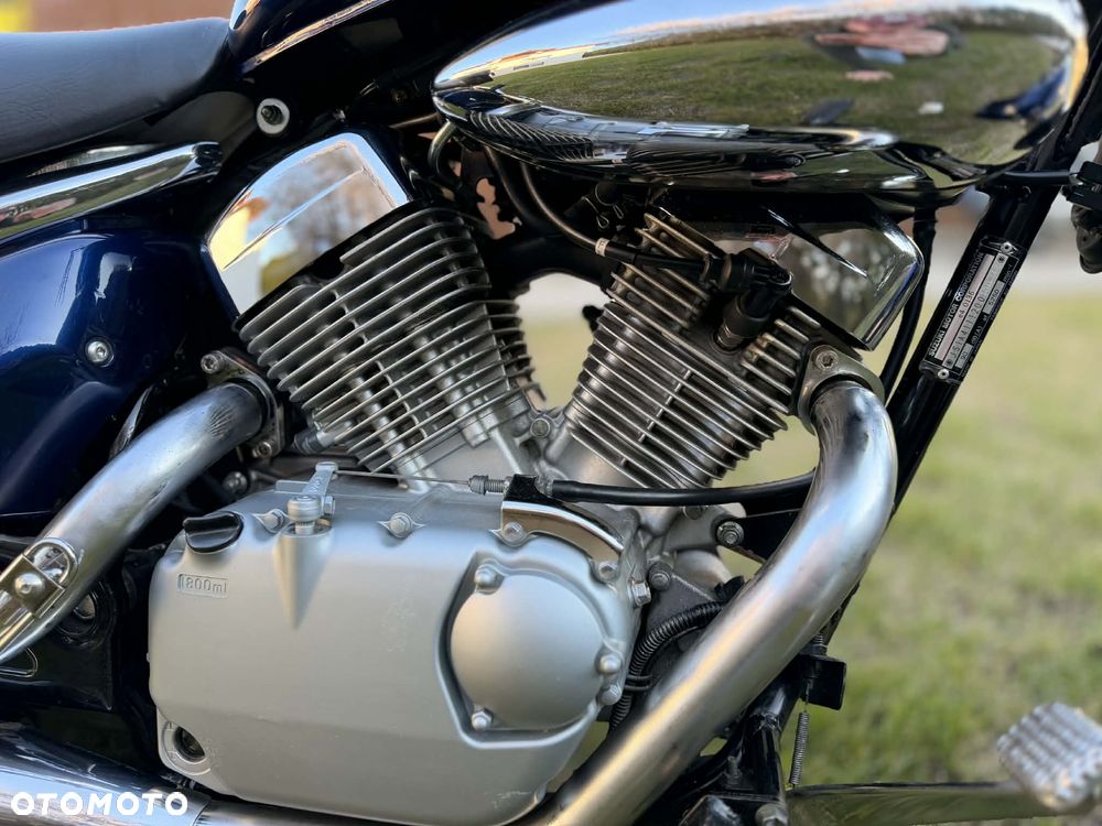 Suzuki Intruder - 14