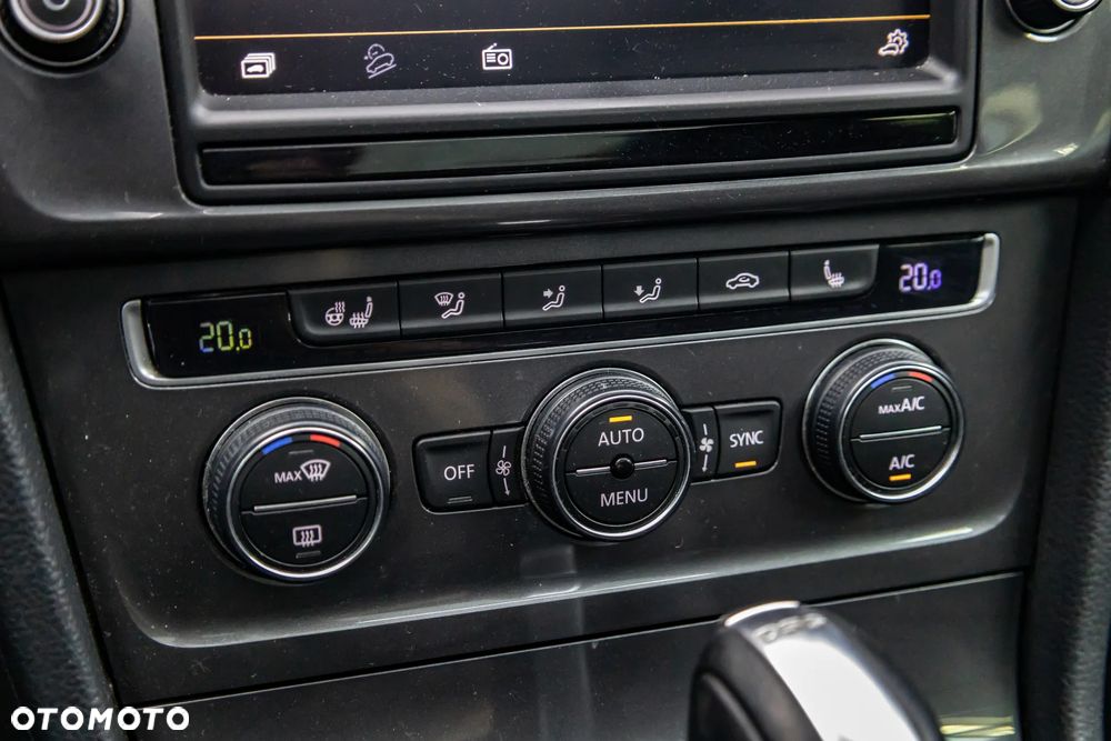Volkswagen Golf - 23