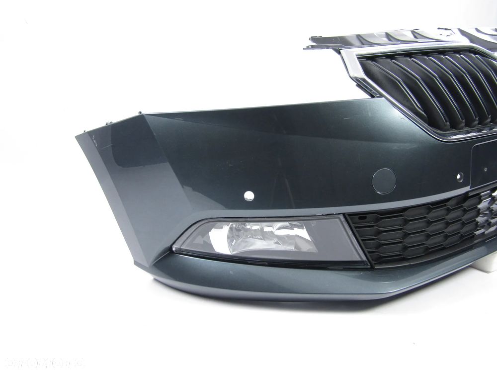 Zderzak przedni Skoda Fabia 6V 18 - 21 Pdc-4 Lakier LF7Y - 18